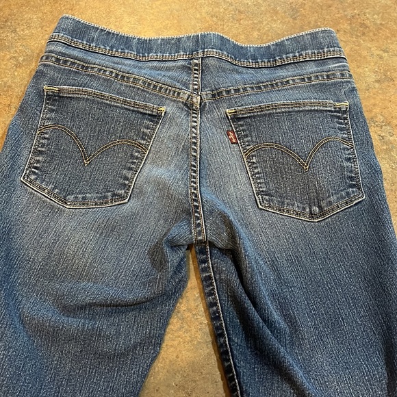 Levi womens jeans size 4! - Picture 3 of 3